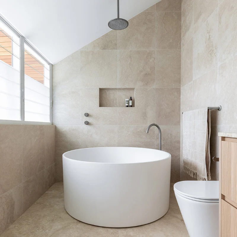 Ravella 1280mm Gloss White Round Freestanding Bath Tub - Image 5